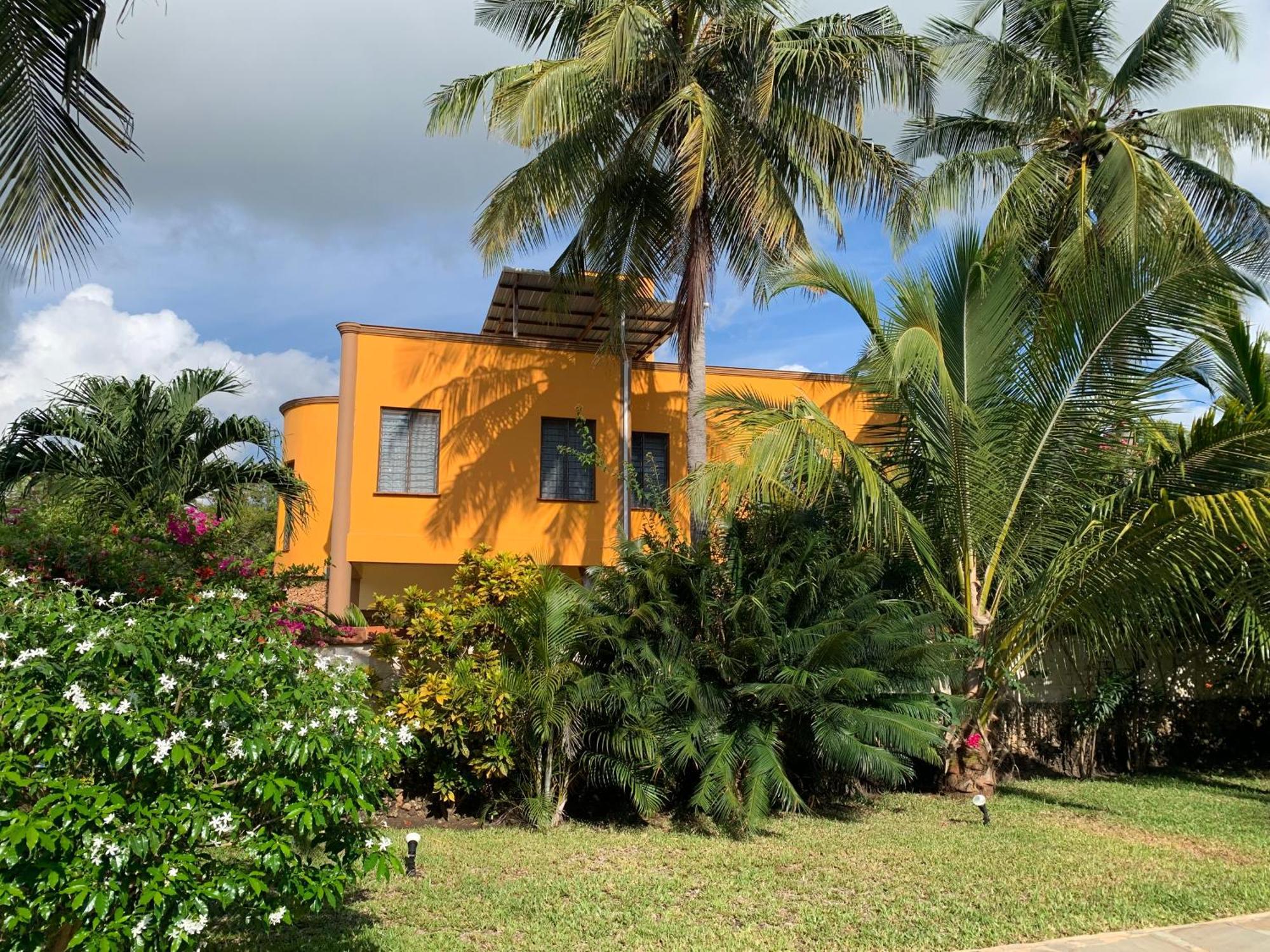 Lions Home Diani Beach Eksteriør bilde
